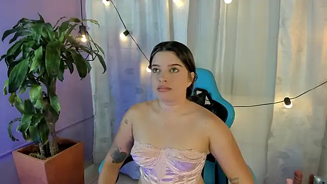Lia little18 online show from 06.12.26