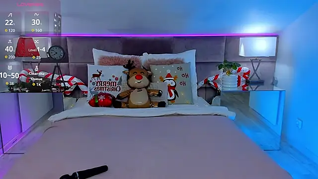 Snapshot of SusanBlair chatting on 12.03.25 SusanBlair online show from 12.03.25