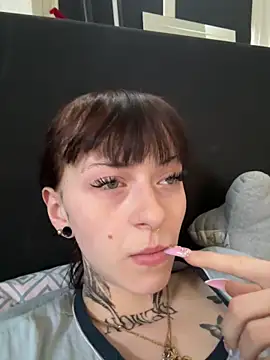 Ciara2004 online show from 12.16.25