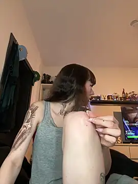 Ciara2004 online show from 12.18.25