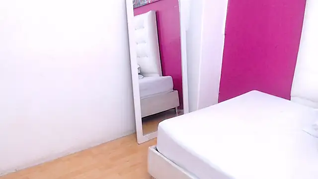 tinyy whore18 online show from 01.30.25