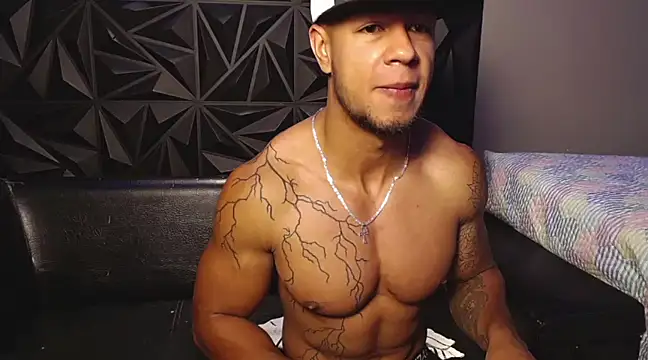 Snapshot of Jacob_Beckett chatting on 02.18.25 Jacob Beckett online show from 02.18.25