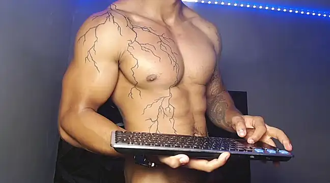 Snapshot of Jacob_Beckett chatting on 03.05.25 Jacob Beckett online show from 03.05.25