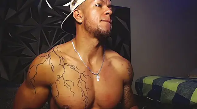 Snapshot of Jacob_Beckett chatting on 03.05.25 Jacob Beckett online show from 03.05.25