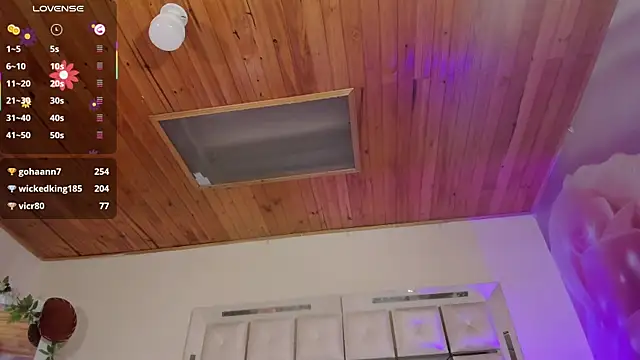 emili clark online show from 03.09.25