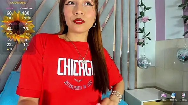 emili clark online show from 11.21.25