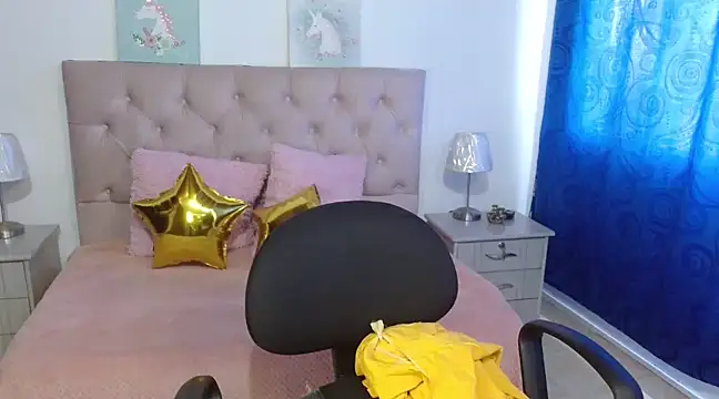 Snapshot of LITTLEDOLLHOT chatting on 01.25.25 LITTLEDOLLHOT online show from 01.25.25