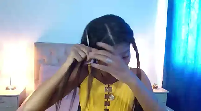 Snapshot of LITTLEDOLLHOT chatting on 01.31.25 LITTLEDOLLHOT online show from 01.31.25