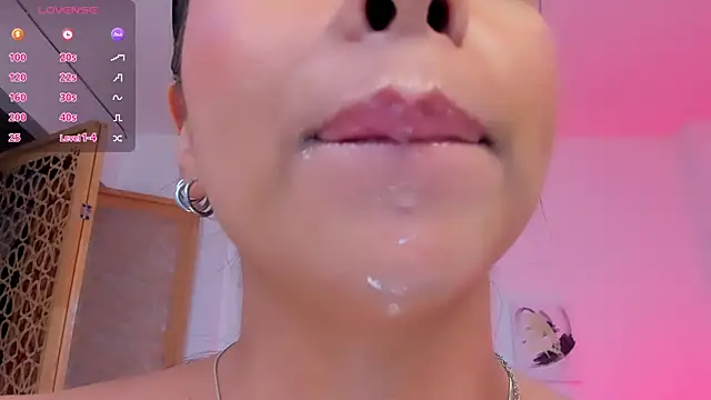 sophierooy22 online show from 10.16.25