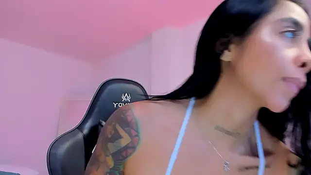 sophierooy22 online show from 04.19.26