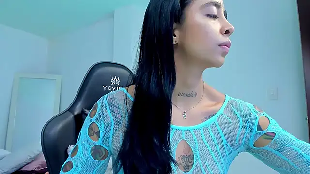 sophierooy22 online show from 04.23.26