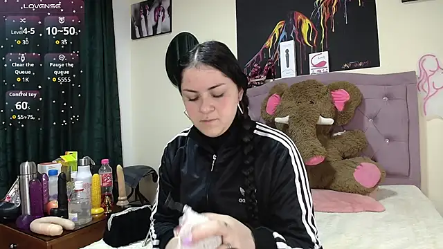 Emmie Hot online show from 09.16.25