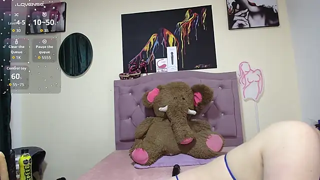 Emmie Hot online show from 10.04.25