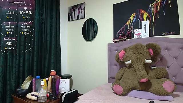 Emmie Hot online show from 12.05.25