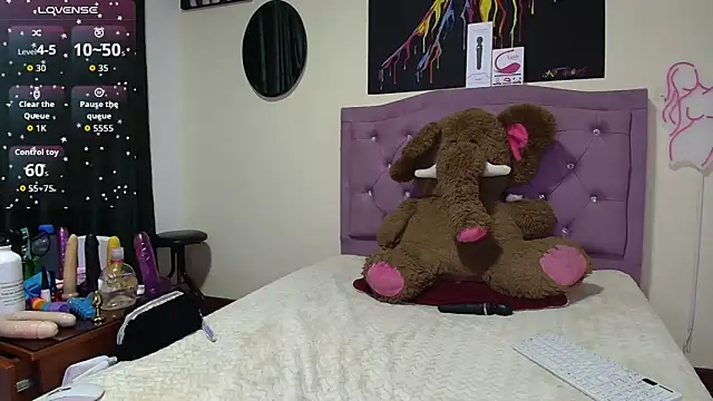 Emmie Hot online show from 03.05.26