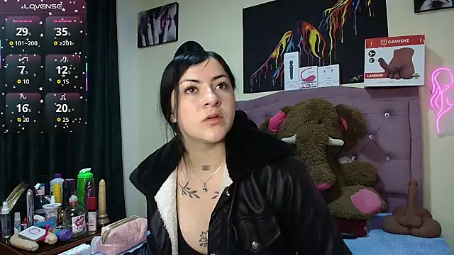 Snapshot of Emmie_Hot chatting on 07.11.26 Emmie Hot online show from 07.11.26