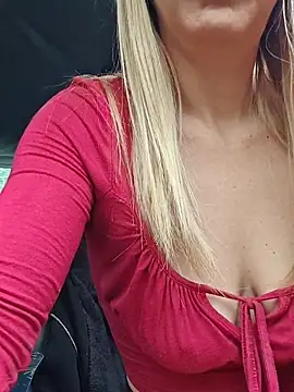 Snapshot of SweetyNinaOff1 chatting on 02.22.26 SweetyNinaOff1 online show from 02.22.26