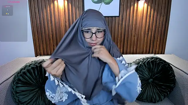 Snapshot of Ayha_khalaf chatting on 02.28.25 Ayha khalaf online show from 02.28.25