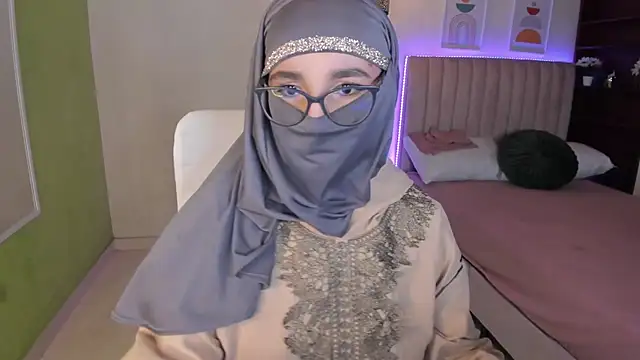 Snapshot of Ayha_khalaf chatting on 03.10.25 Ayha khalaf online show from 03.10.25