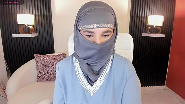 Snapshot of Ayha_khalaf chatting on 03.15.25 Ayha khalaf online show from 03.15.25