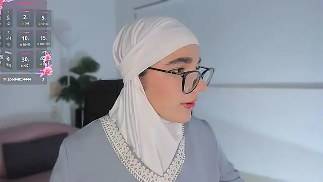 Snapshot of Ayha_khalaf chatting on 09.14.25 Ayha khalaf online show from 09.14.25