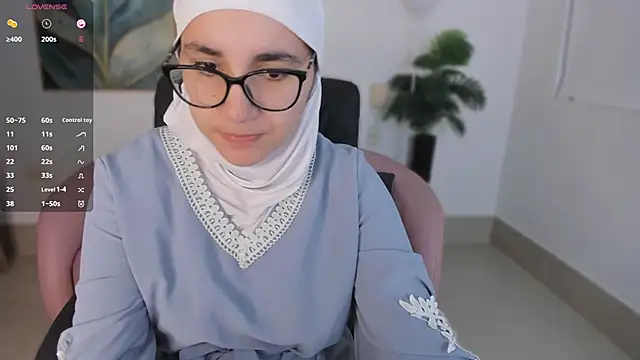 Snapshot of Ayha_khalaf chatting on 10.07.25 Ayha khalaf online show from 10.07.25