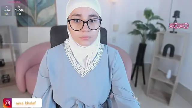 Snapshot of Ayha_khalaf chatting on 10.15.25 Ayha khalaf online show from 10.15.25