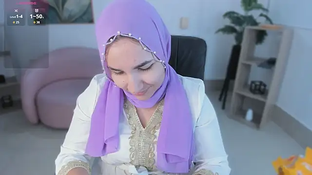 Snapshot of Ayha_khalaf chatting on 11.05.25 Ayha khalaf online show from 11.05.25