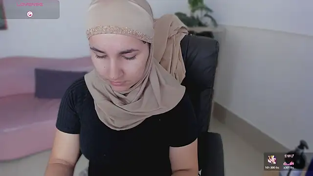 Snapshot of Ayha_khalaf chatting on 11.27.25 Ayha khalaf online show from 11.27.25