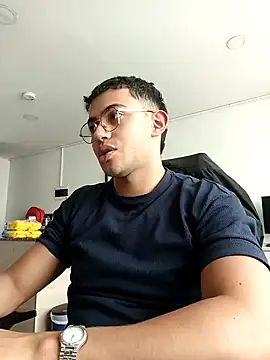 Snapshot of Thonny-becker chatting on 02.08.25 Thonny-becker online show from 02.08.25