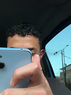 Snapshot of Thonny-becker chatting on 10.24.25 Thonny-becker online show from 10.24.25