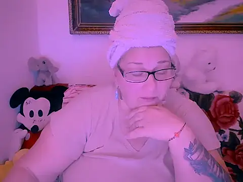 mayamayx online show from 11.10.25