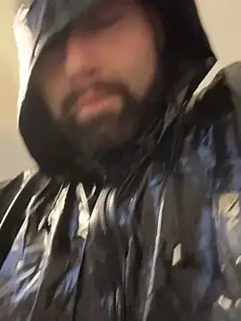 Snapshot of Dadbod4you chatting on 03.11.25 Dadbod4you online show from 03.11.25