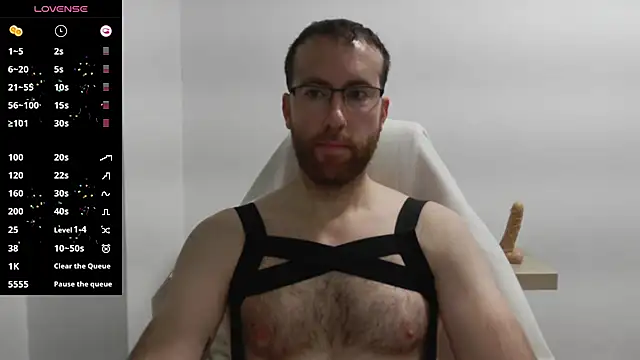 Snapshot of machohiberiko chatting on 02.12.25 machohiberiko online show from 02.12.25