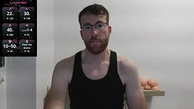 Snapshot of machohiberiko chatting on 11.26.25 machohiberiko online show from 11.26.25