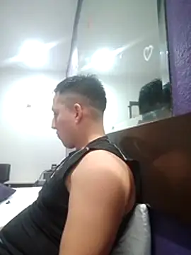 LuisMex1998 online show from 11.02.25