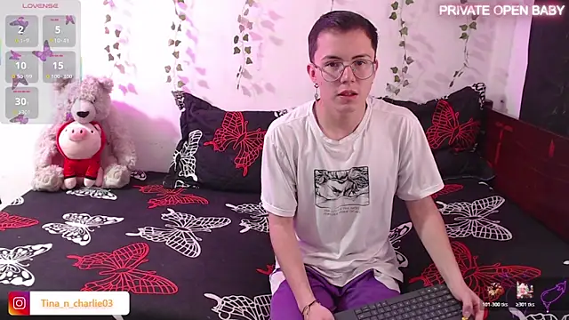 Snapshot of Tina_4_Charlie chatting on 11.21.25 Tina 4 Charlie online show from 11.21.25