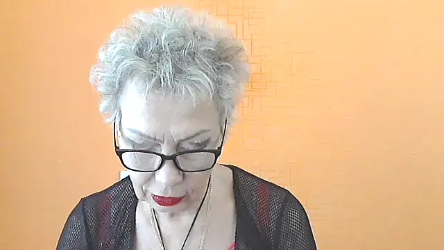 NessyJenixs online show from 11.02.25