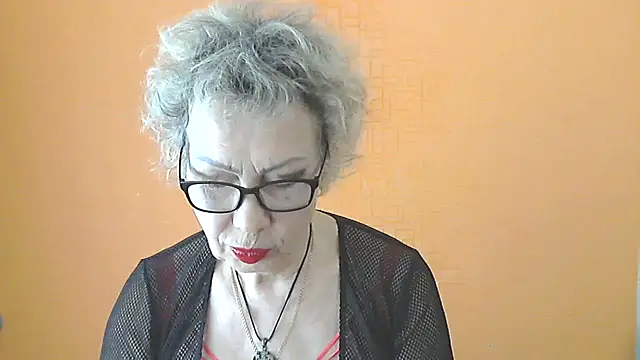 NessyJenixs online show from 04.08.26