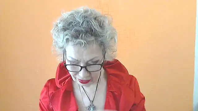 NessyJenixs online show from 04.25.26
