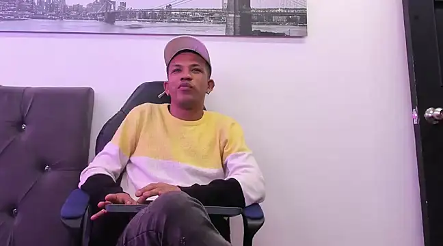 Snapshot of carlos_alber12 chatting on 03.13.25 carlos alber12 online show from 03.13.25