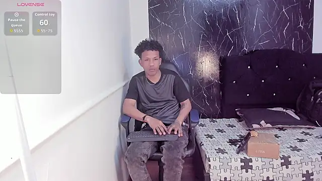 Snapshot of carlos_alber12 chatting on 10.09.25 carlos alber12 online show from 10.09.25