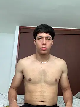 Snapshot of max_ryderr chatting on 02.18.25 max ryderr online show from 02.18.25