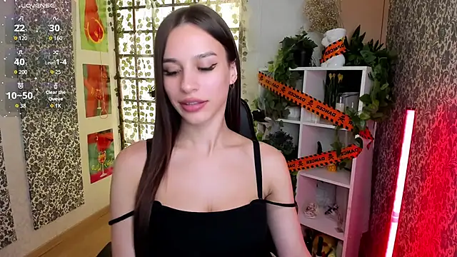 Snapshot of KristineBeauty chatting on 11.11.25 KristineBeauty online show from 11.11.25