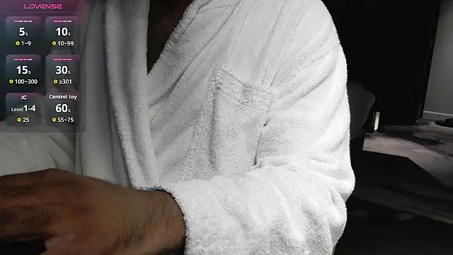 Snapshot of IndienTiger chatting on 10.08.25 IndienTiger online show from 10.08.25