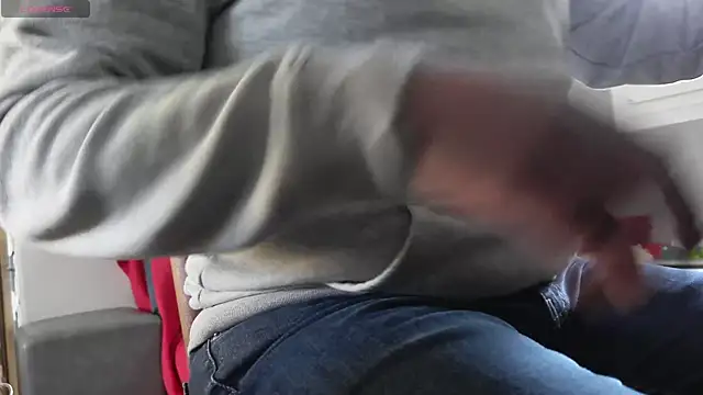 Snapshot of IndienTiger chatting on 11.24.25 IndienTiger online show from 11.24.25