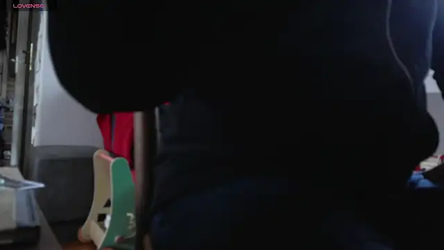 Snapshot of IndienTiger chatting on 12.19.25 IndienTiger online show from 12.19.25