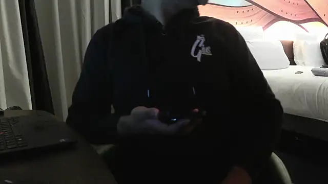 Snapshot of IndienTiger chatting on 02.11.26 IndienTiger online show from 02.11.26