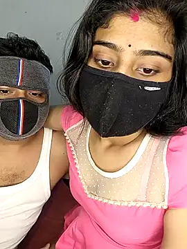 Snapshot of Love-N chatting on 11.12.25 Love-N online show from 11.12.25