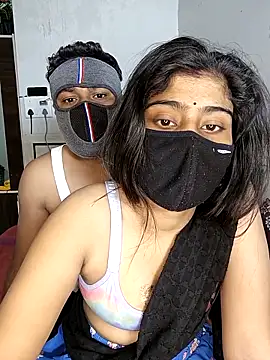 Snapshot of Love-N chatting on 11.30.25 Love-N online show from 11.30.25